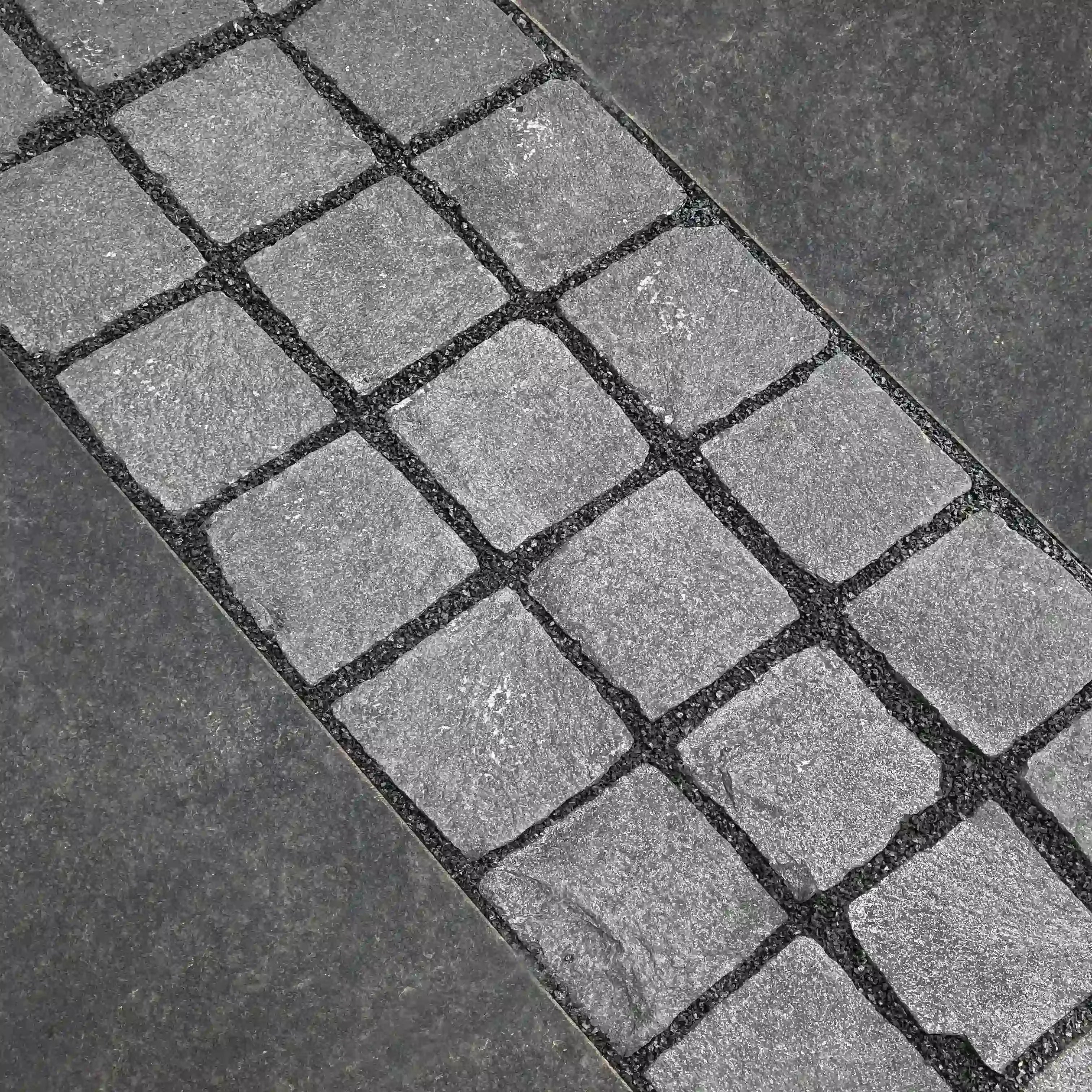 Pavé en granit KURU DARK naturel Minéral pierre naturelle